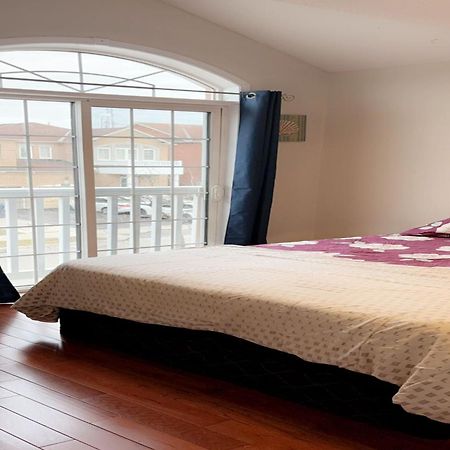 Bright Queen Room Close To Sheridan College And Airport Brampton Exterior photo