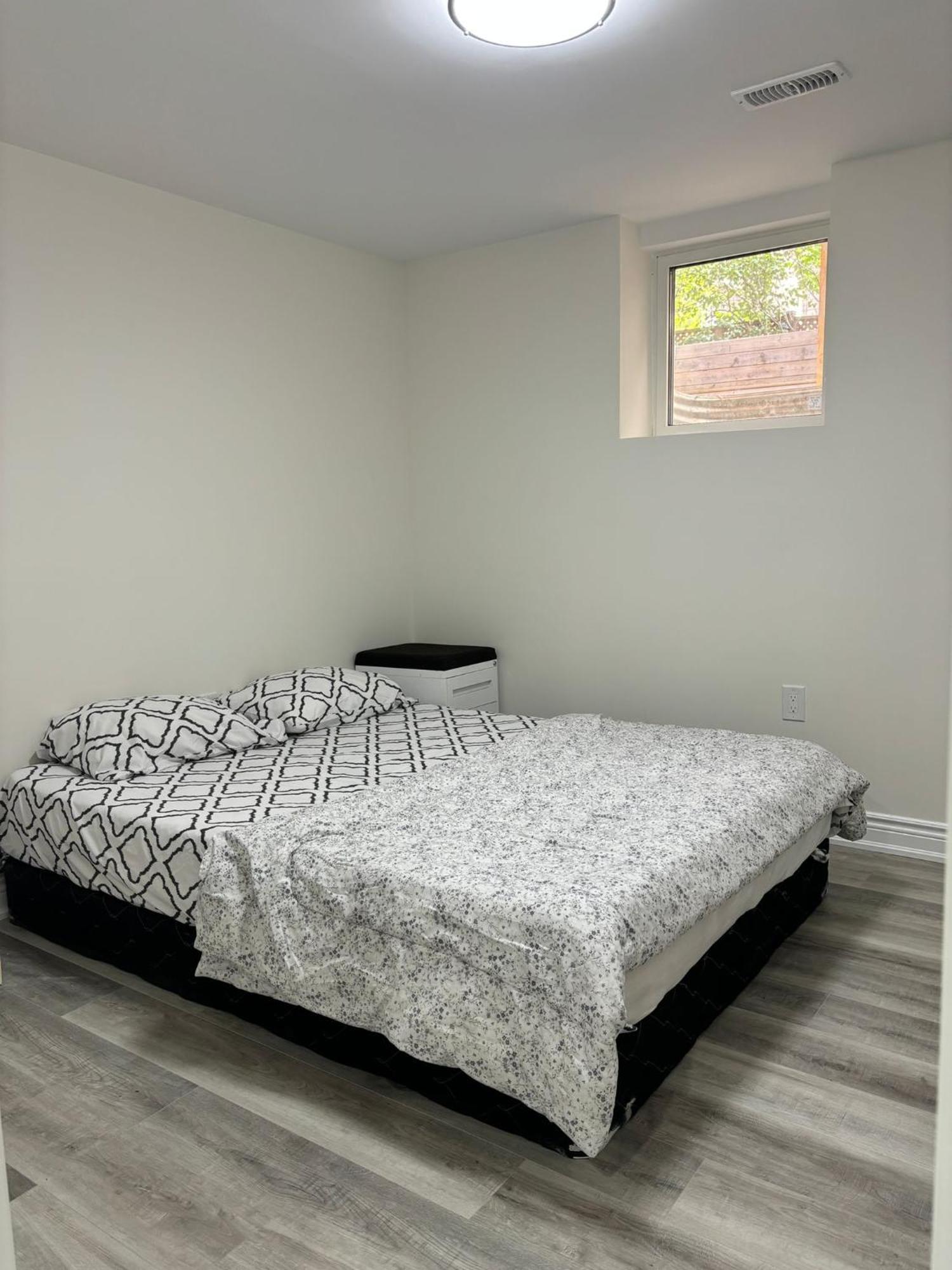Bright Queen Room Close To Sheridan College And Airport Brampton Exterior photo